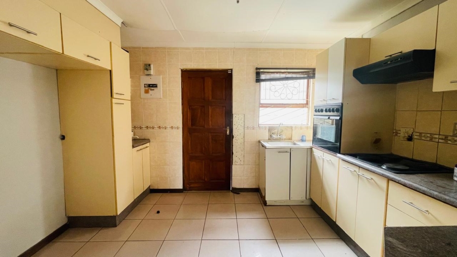 4 Bedroom Property for Sale in Sunnyridge Eastern Cape